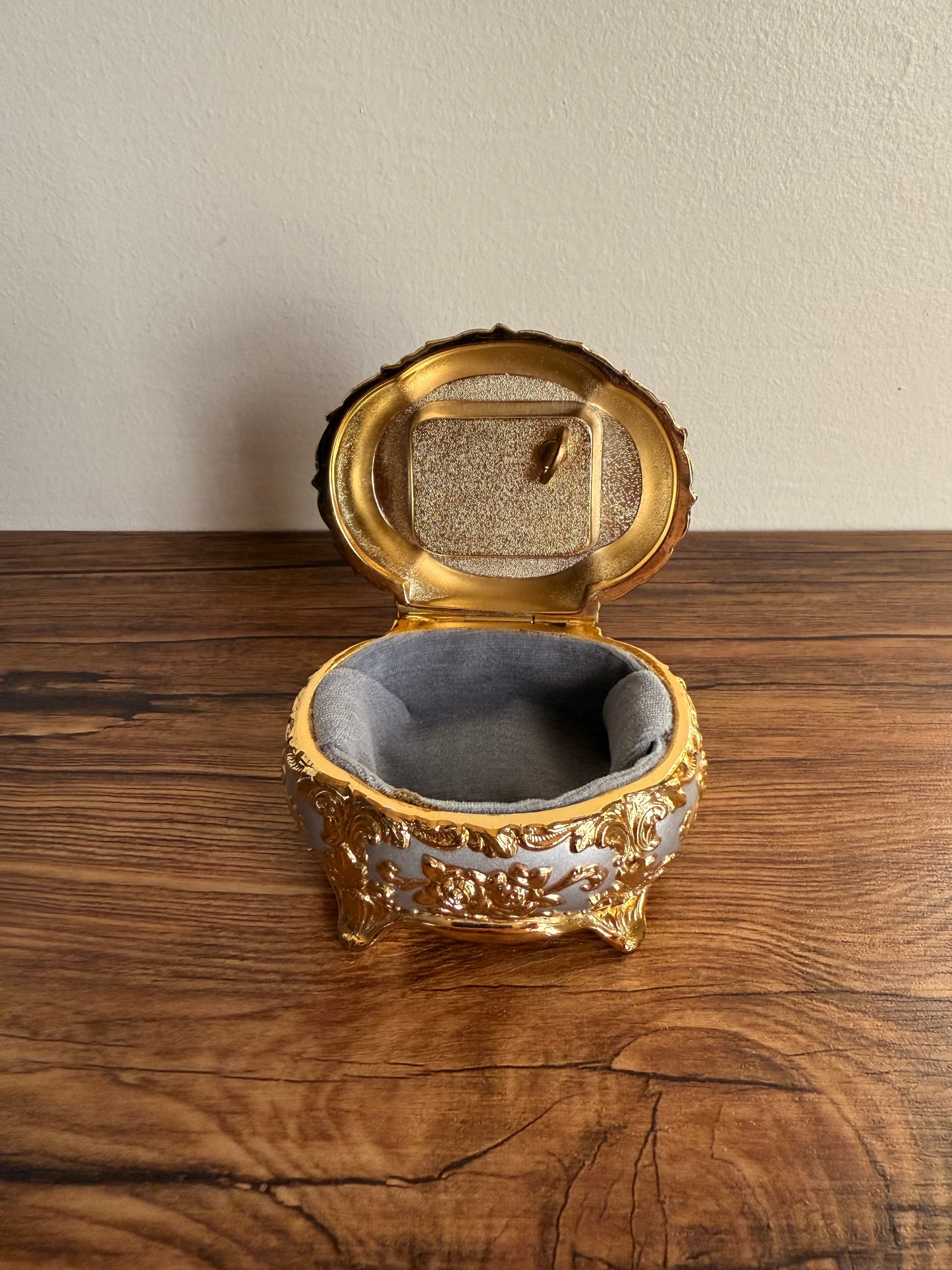 trinket music box for rings by San Francisco Japan 1980s