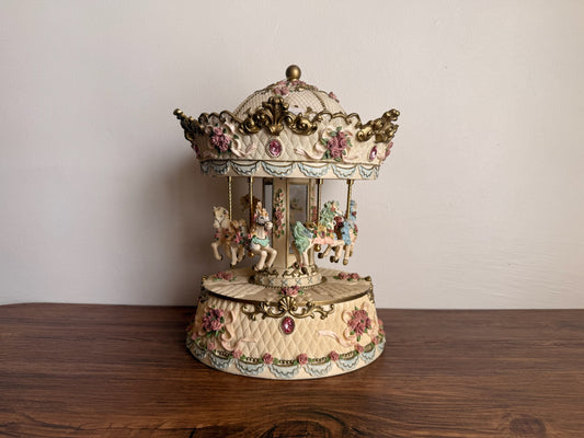 Musical carousel by Heritage House 1999