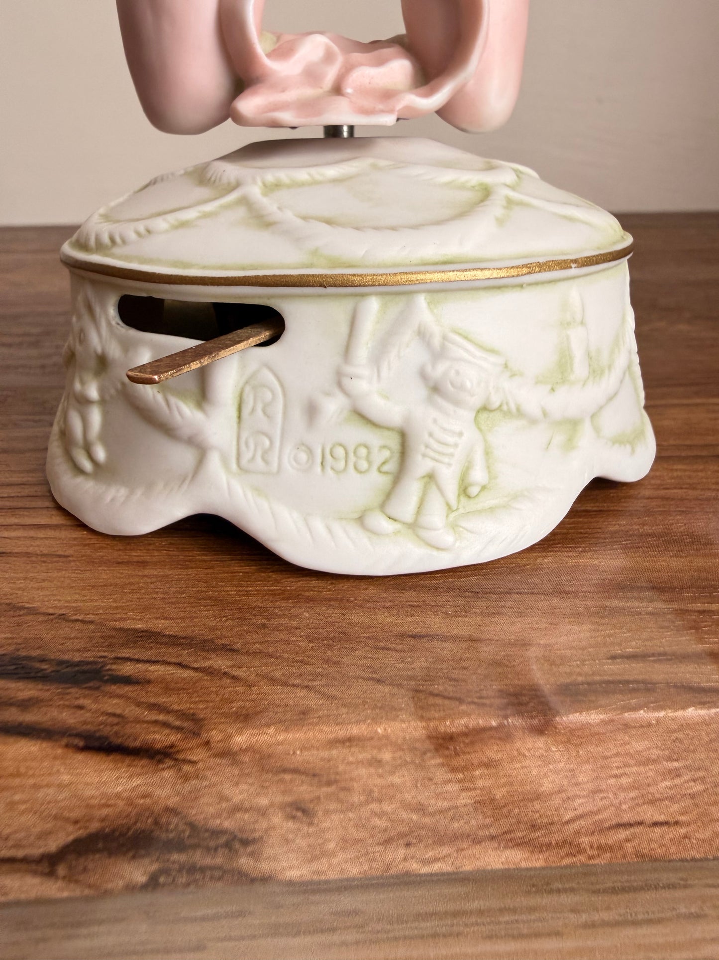 Ballerina music box by RR Roman - Taiwan 1982