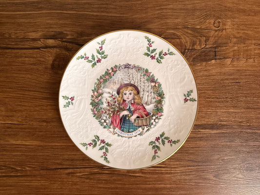 Christmas Plate made by Royal Doulton 1987