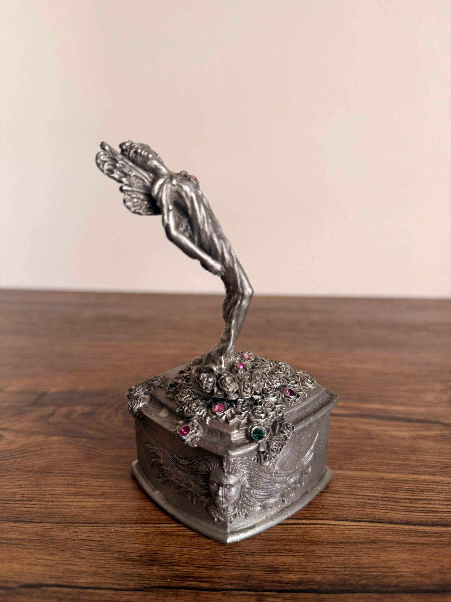 Angel Music Box by comstock USA 1992