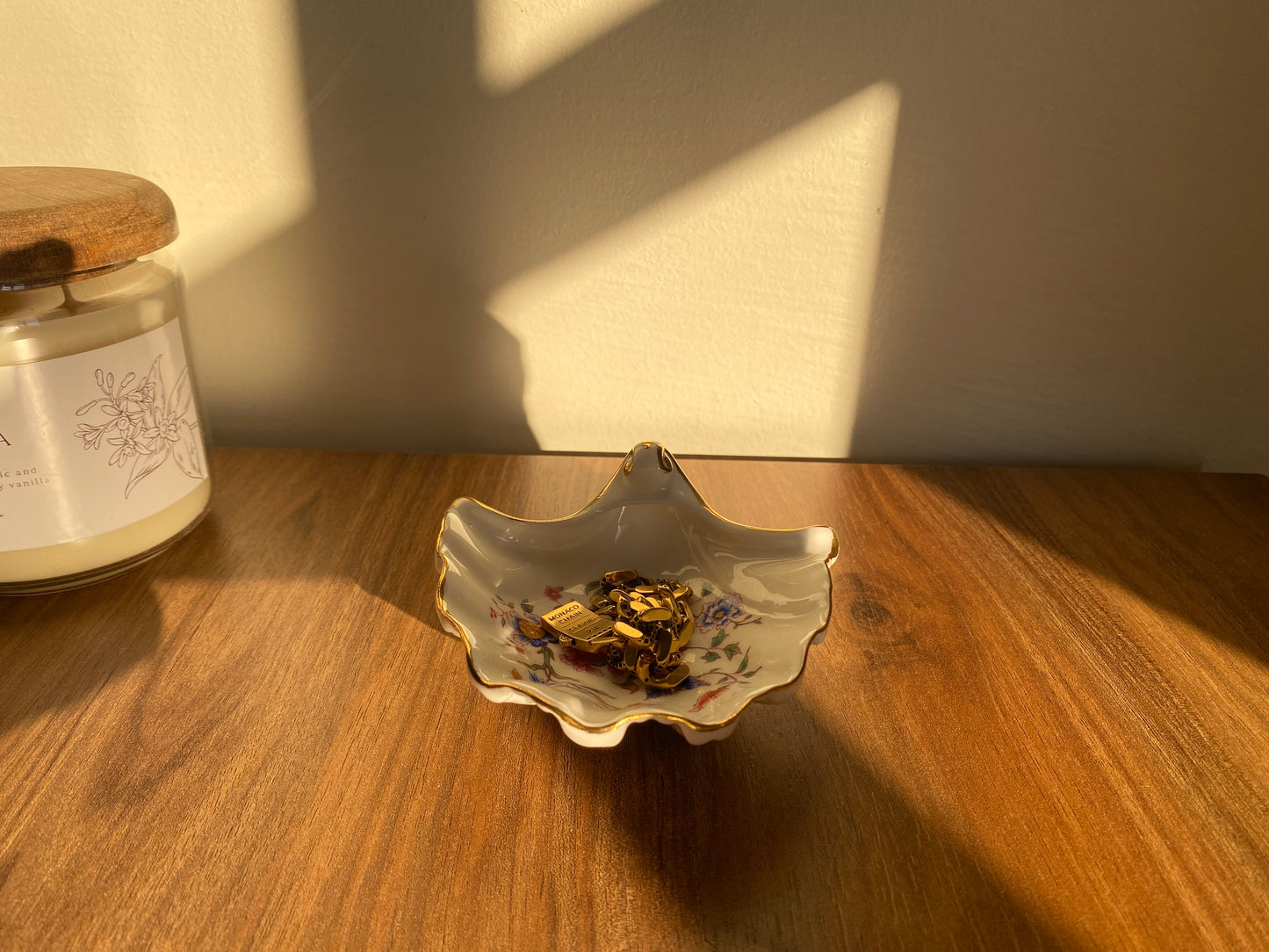 Jewelry Dish made by hammersley Shell Shaped , Made in England - 1971