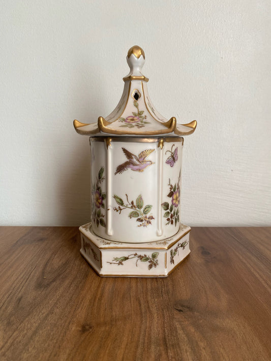 pagoda porcelain music box made by  Lenwile China Ardalt  Japan 1969