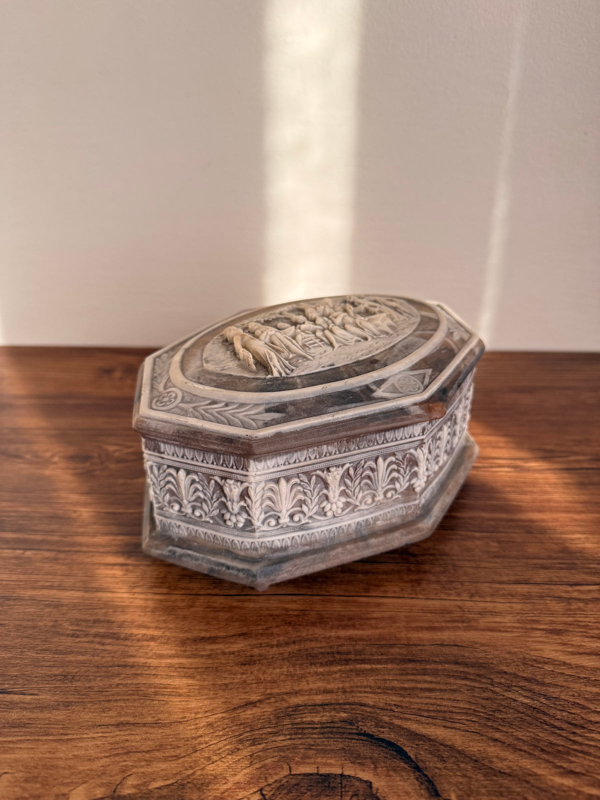 Vintage incloay music box 1977