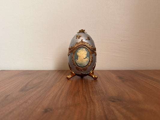 porcelain Music box Egg shape Made By Sankyo - Japan 1980s